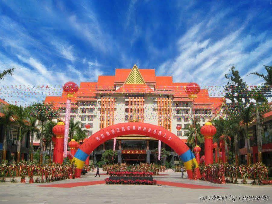 Golden Zone Hotel Jinghong Extérieur photo