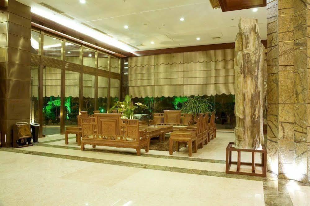 Golden Zone Hotel Jinghong Extérieur photo